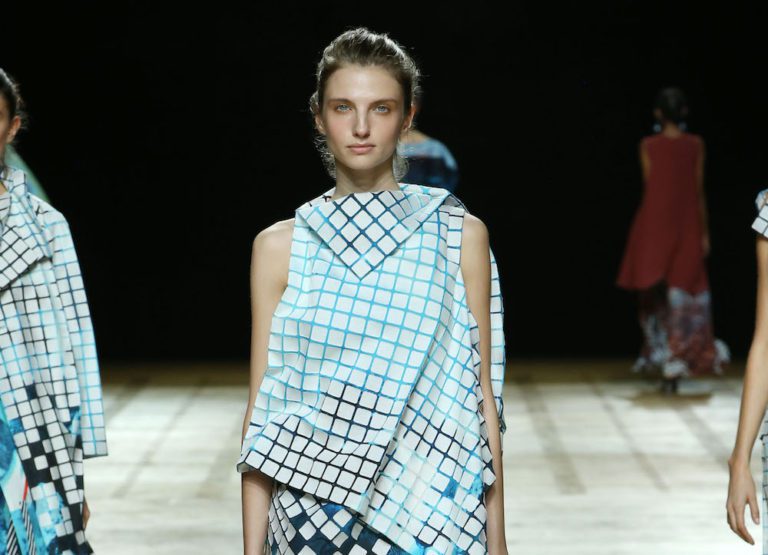 Issey Miyake Spring 2018: Paris Fashion Week