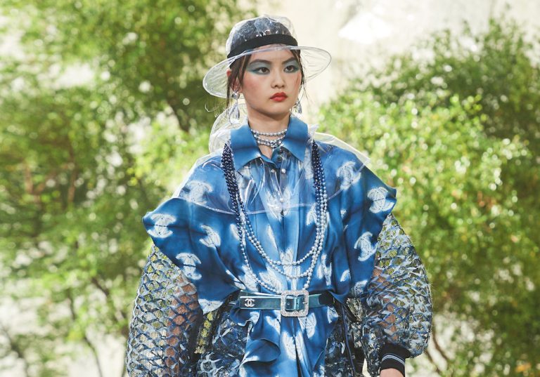 Chanel Spring 2018: Paris Fashion Week