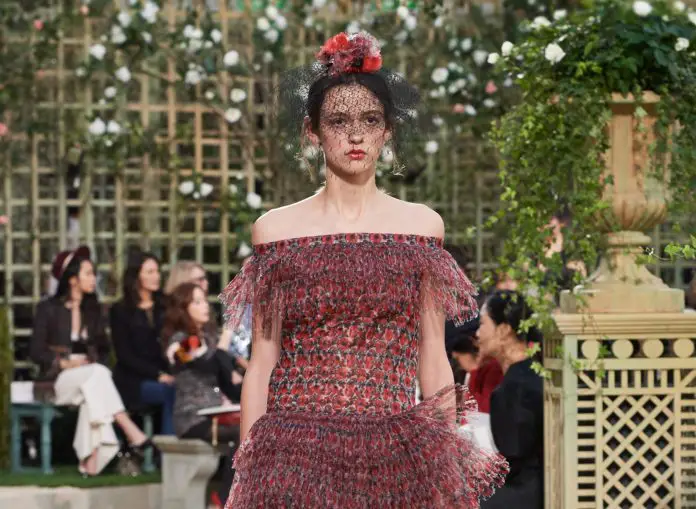 See Every Look From Chanel's Spring 2018 Collection - Fashionista