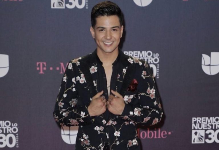 Mister Triple X Takes Univision Awards by Storm