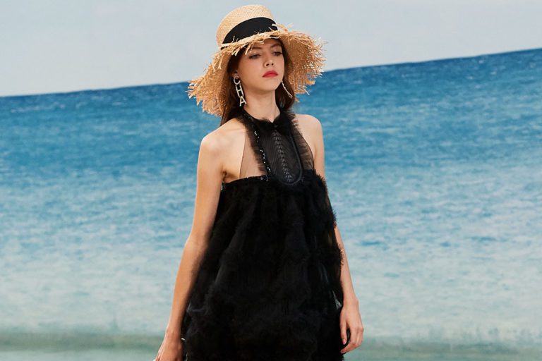 CHANEL Spring 2019: Paris Fashion Week