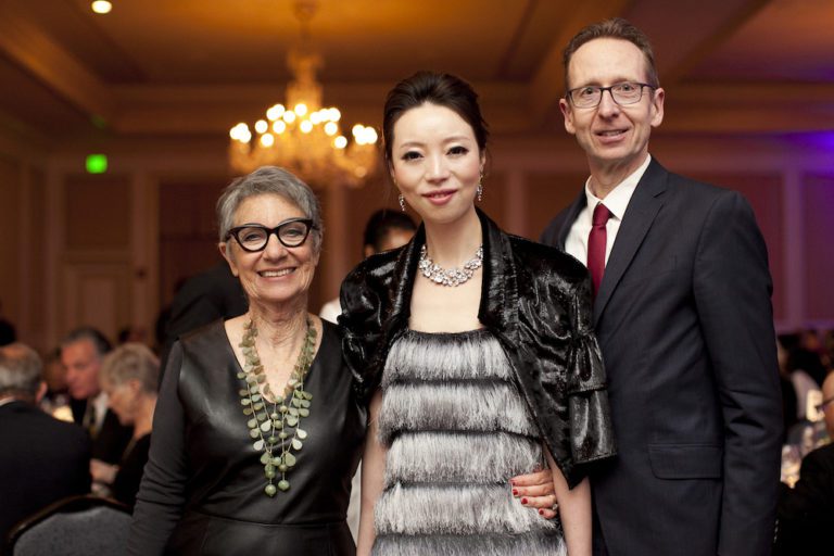 Vivienne Hu Honored with USC Visionary Artist Award