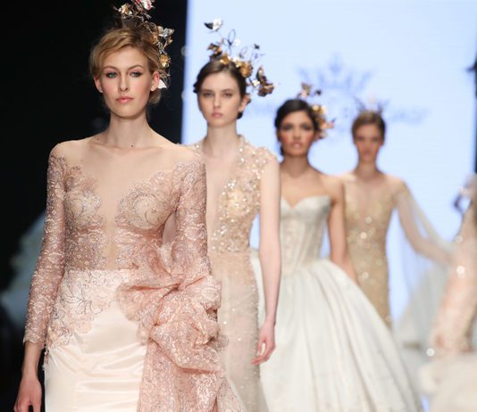 Roberto Cavalli Chooses Sì Spositalia Collezioni for Bridal Debut