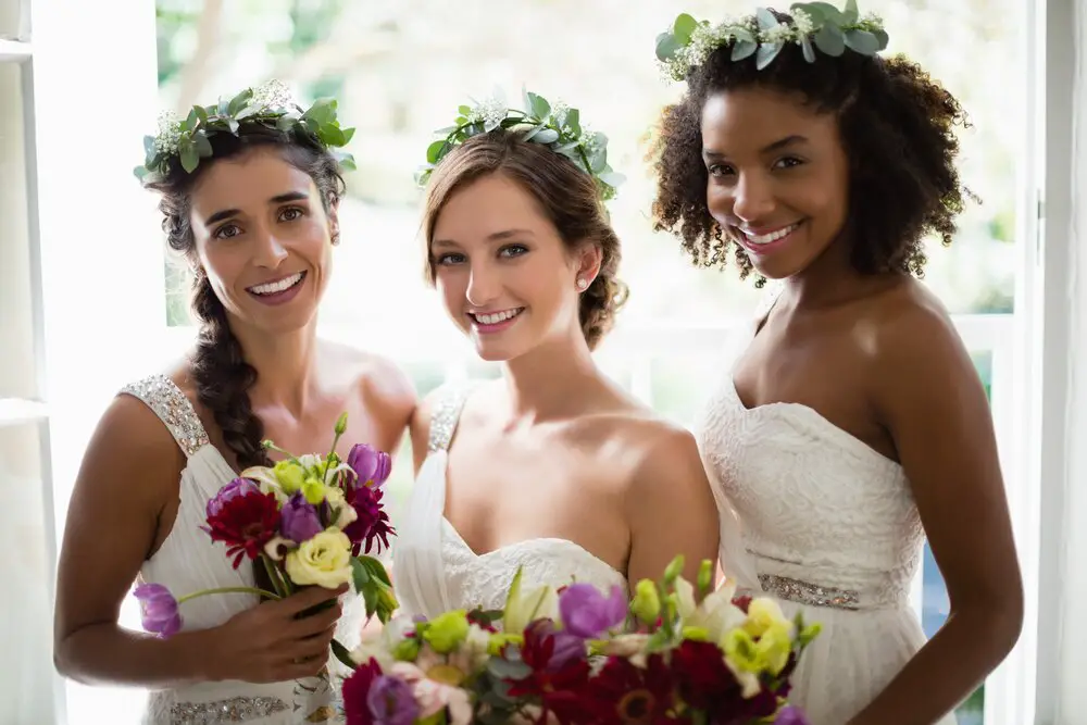 A Guide To Choosing Your Bridesmaids' Dresses And Bouquets