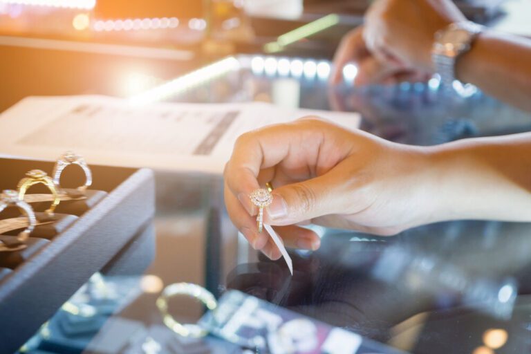 How To Find The Engagement Ring Style That’s Right For You