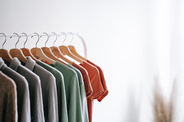 9 Tips To Build a Capsule Wardrobe On A Budget