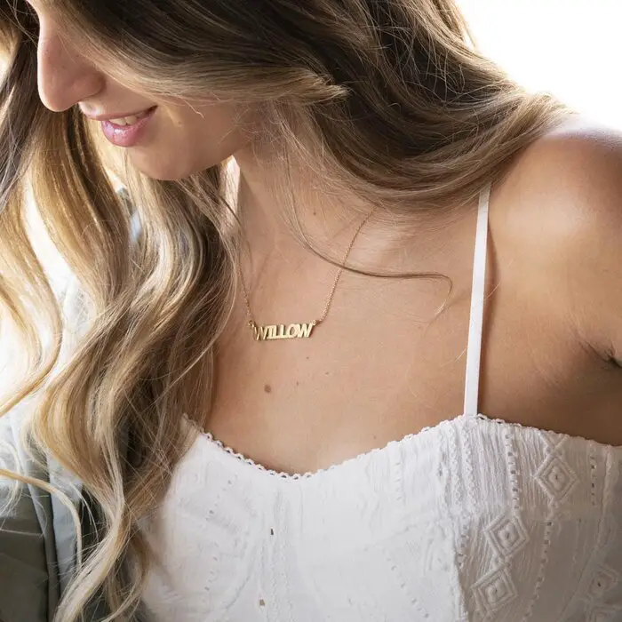 Gold vs. Silver: Match Your Name Necklace to Your Skin Tone & Undertone -  Meaningful Moments With MYKA Blog