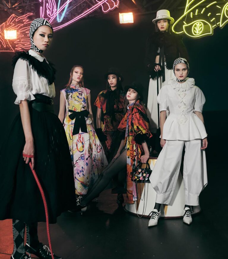 Shiatzy Chen Spring/Summer 2022 Collection Circus