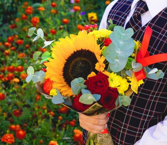 How to Dress Up a School Uniform or Dress Code Clothing With Pins