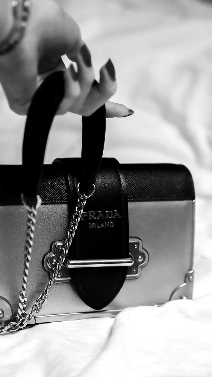 How to save $300+ on luxury trendy bags in 2021 #designerbags
