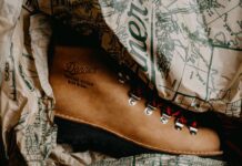 Aprés Chic: Hiking in the Mountains