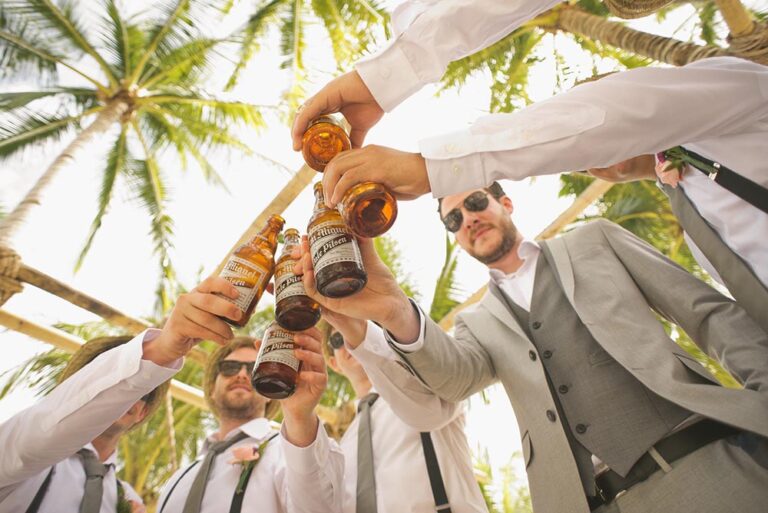 How To Make Sure Your Wedding Party Is Dressed Well