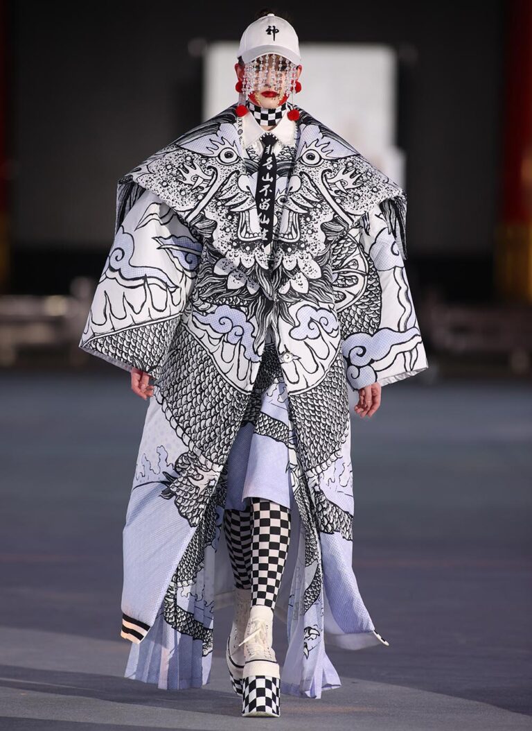 Taipei Fashion Week Autumn/Winter 2023 Opens with “CrossLab: Dialogue Between Traditional Performance, Craftsmanship and Fashion” Runway Show