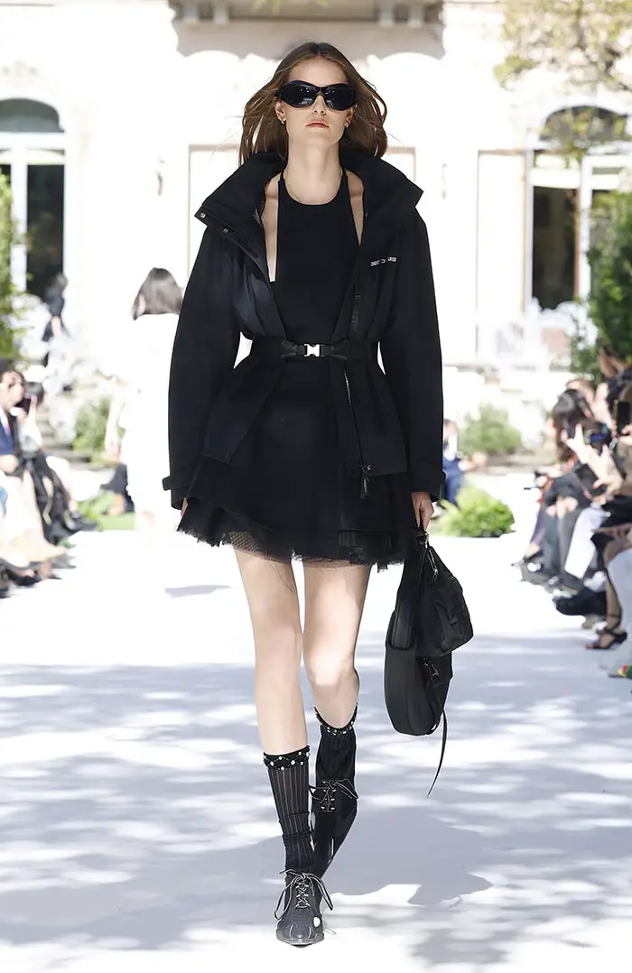 BOSIDENG Debuts Weightless Down Jacket Innovations During Milan Fashion  Week with Eileen Gu and Leighton Meester