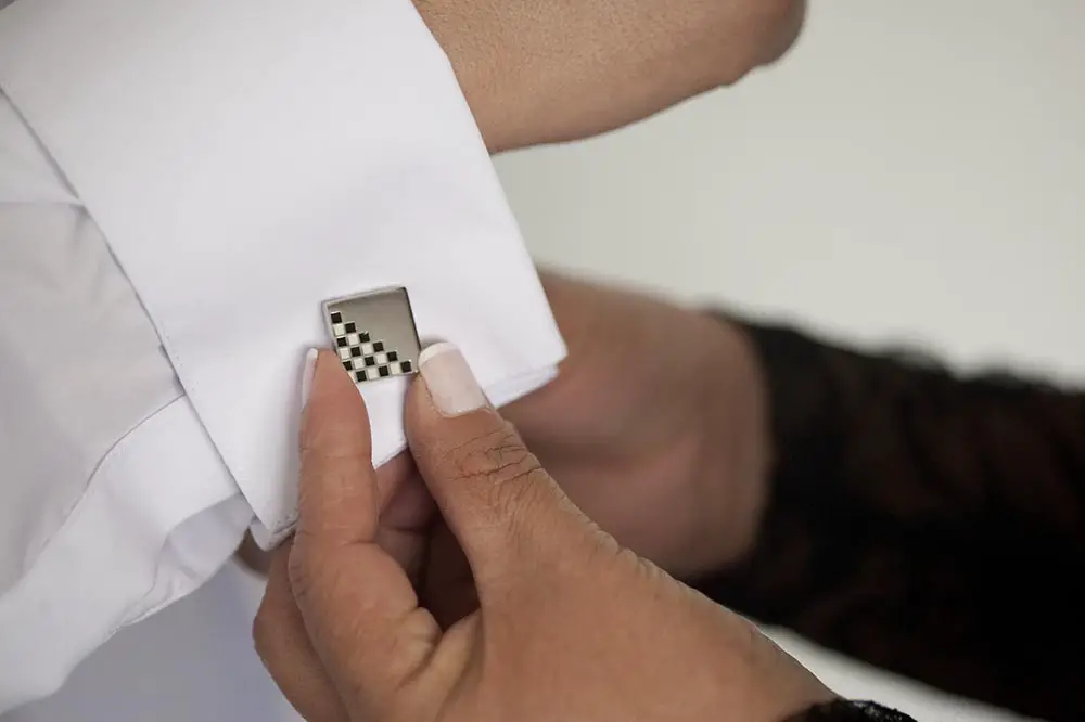 The Gentleman's Guide: How to Put on Cufflinks with Style