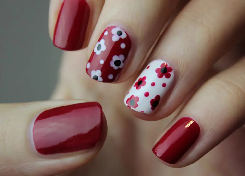 Manicure Marvels: The Artistry of Stunning Nail Creation