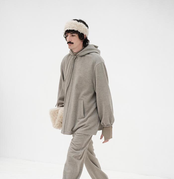 Amomento PFW0844 copy