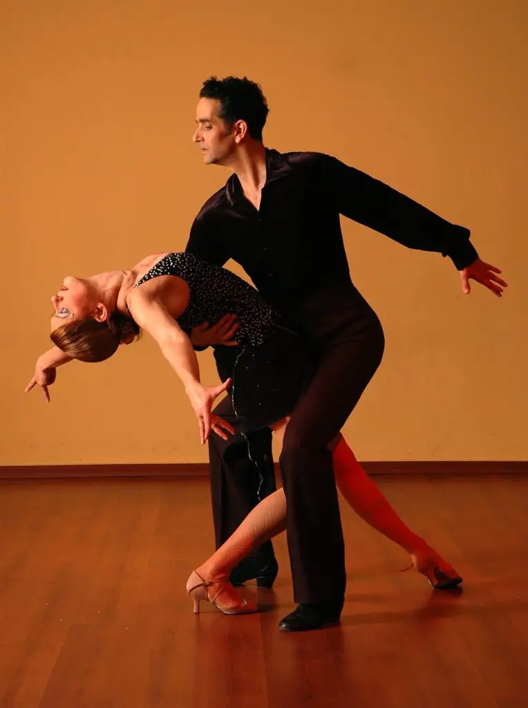 6 Elements That You Need in Quality Ballroom Dance Shoes