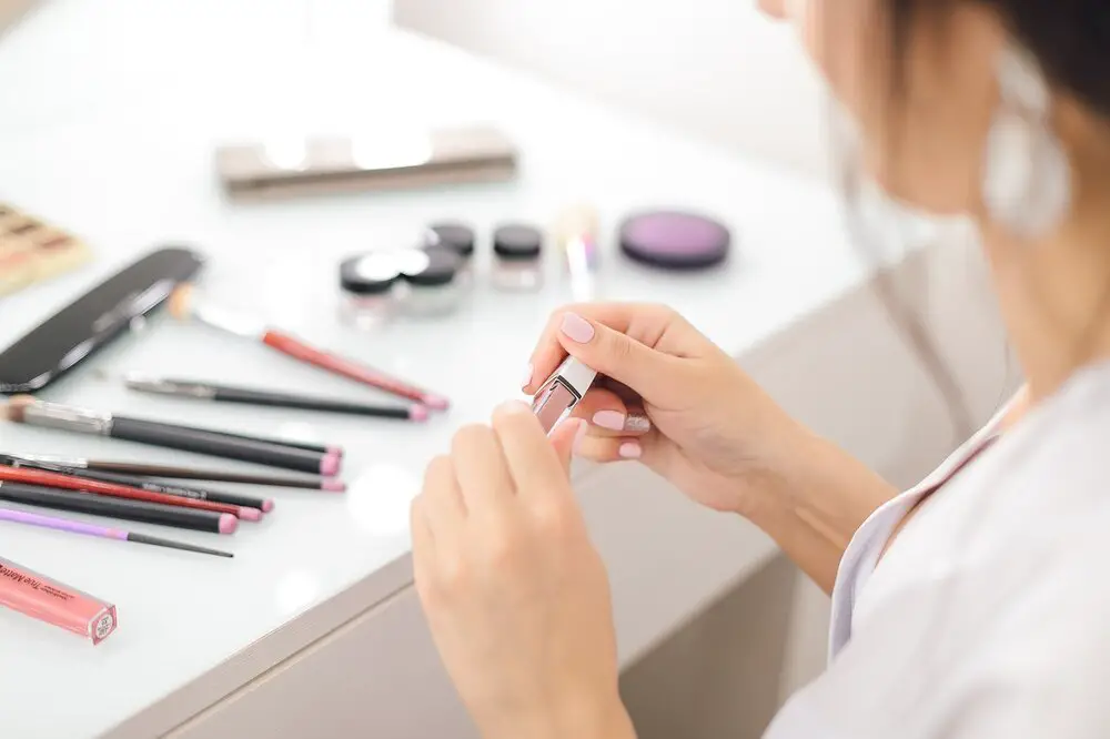 7 Beauty Hacks Every Female Student Needs: Enhance Your Appearance and Confidence on Campus
