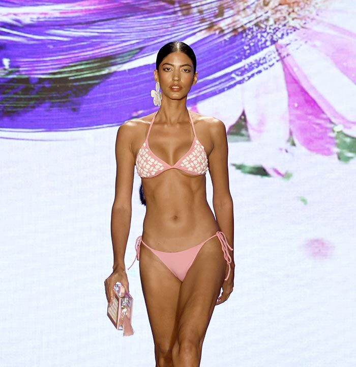 Sinesia Karol – Paraiso Miami Swim Week