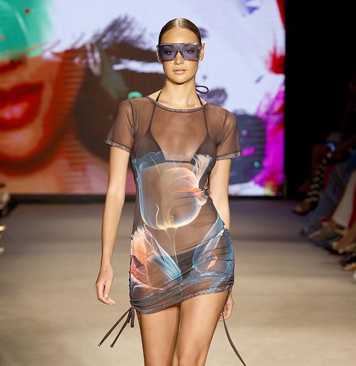 Sinesia Karol – Paraiso Miami Swim Week