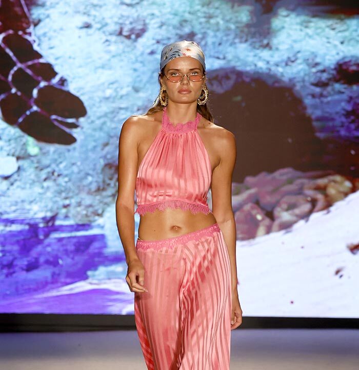 Sinesia Karol – Paraiso Miami Swim Week