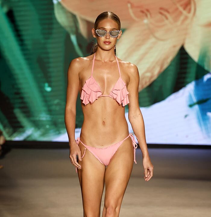 Sinesia Karol – Paraiso Miami Swim Week