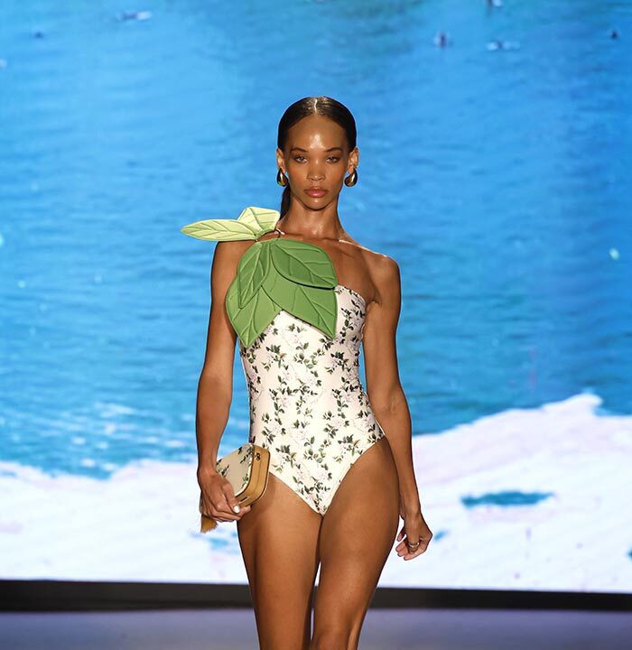 Sinesia Karol – Paraiso Miami Swim Week