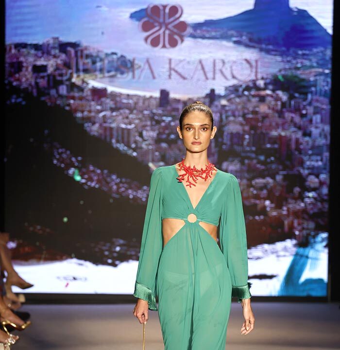 Sinesia Karol – Paraiso Miami Swim Week