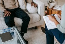 Choosing the Right Therapist: 6 Essential Tips