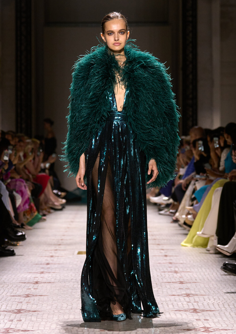 Elie Saab Haute Couture Fall Winter 2024-25 Paris Fashion Week ...