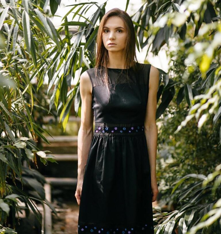 The Timeless Appeal of Linen Tank Dresses: A Style Staple for Every Season