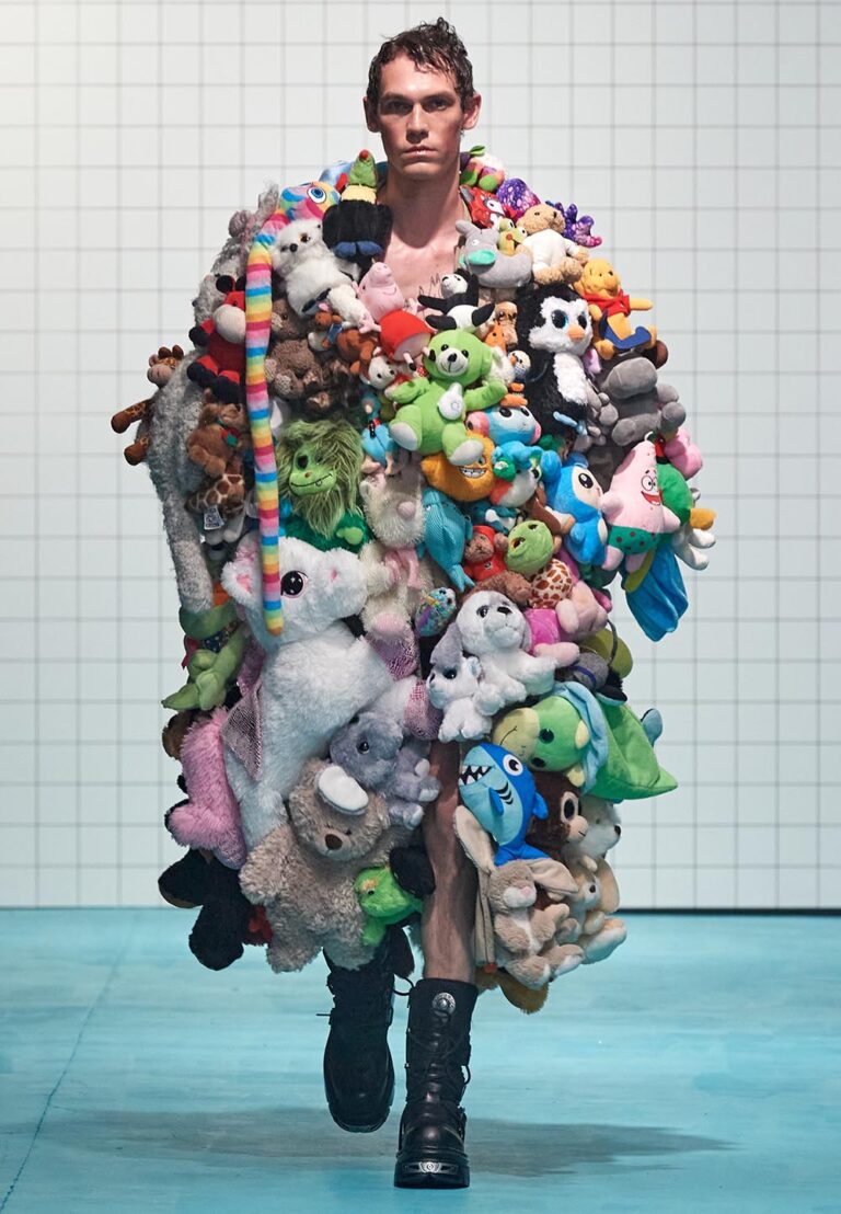 Reimagining Urban Dreamscapes: (di)vision and The Ordinary’s SS25 Runway Show