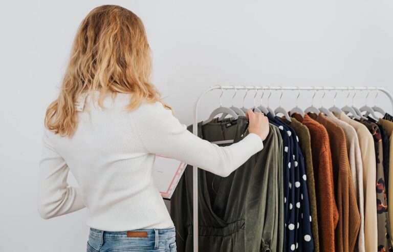 5 Easy Ways to Keep Updated with Latest Fashion Trends