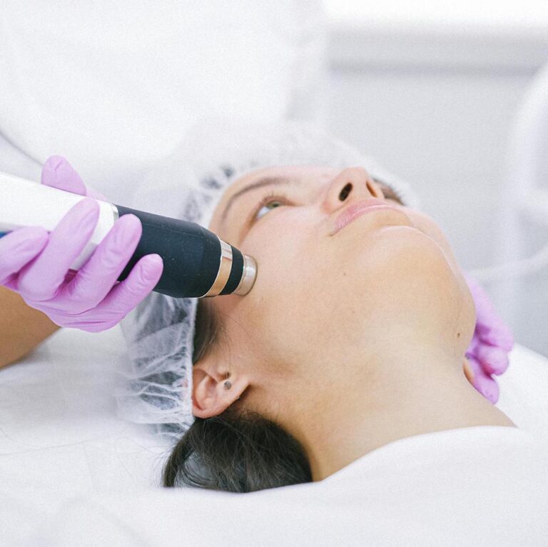 Can Microcurrent Facial Devices Reduce Fine Lines and Wrinkles Naturally?