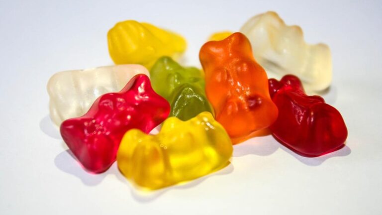 The Intersection of Fashion and Wellness: How Delta 8 Gummies Fit In