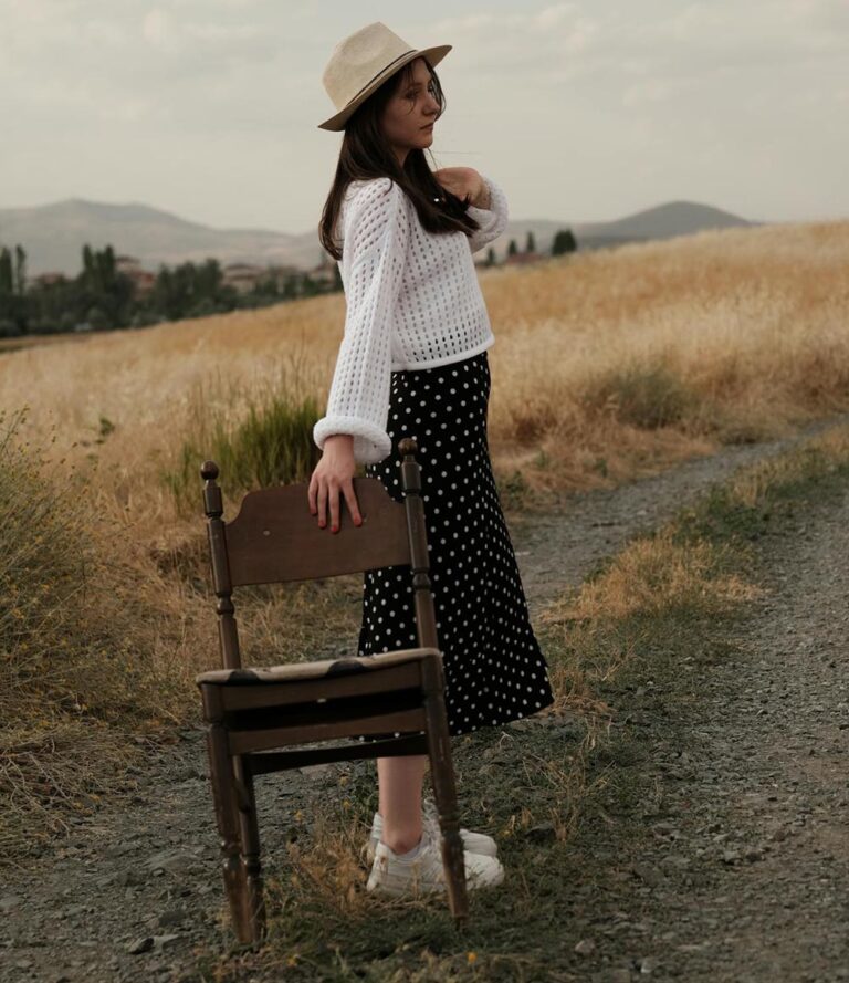 10 Modest Wardrobe Staples Every Fashion Enthusiast Needs