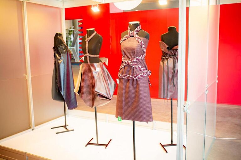 Inspiramais: a Depressive and Artificial Scenario is Reflected in Fashion