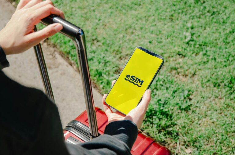 Why eSIMs Are a Must for Canada’s Urban and Rural Travel