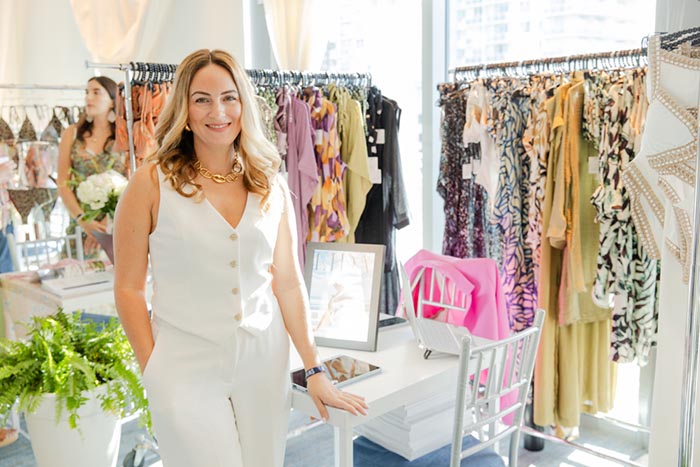 EDIT SwimShow x Curve (2)