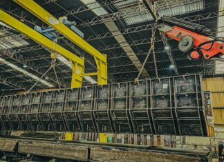 Hoisting Equipment for the Rigging Industry