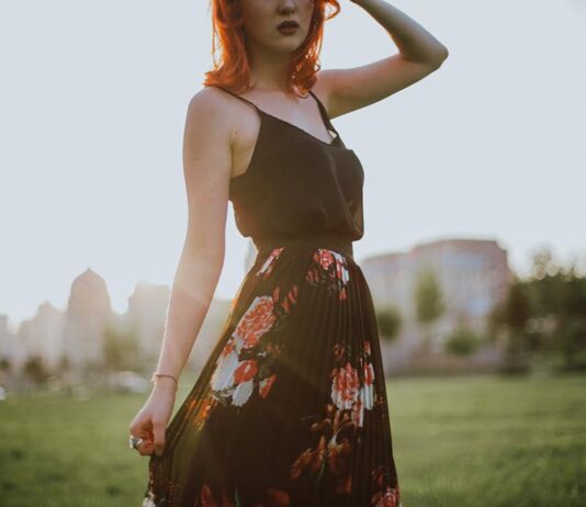 How to Wear a Midi Dress: Styling Tips for Every Season and Occasion