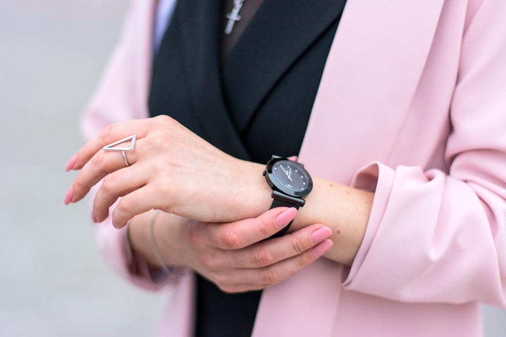 Pairing the Perfect Watch Size with Emerging Fashion Trends