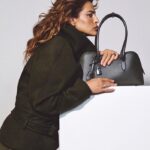 SMC_WI25_CAMPAIGN ROLL OUT_MASTER CROPS_EVA MENDES_NO LOGO_1080 x 1350_2 copy