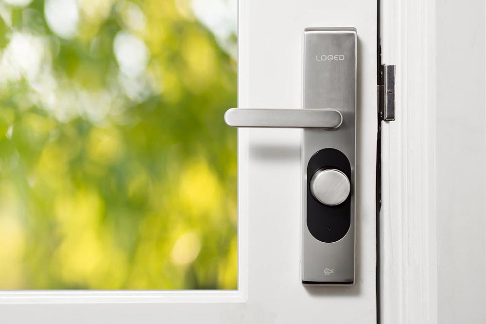 Smart Locks vs. Traditional Door Locks: Pros & Cons of Door Security