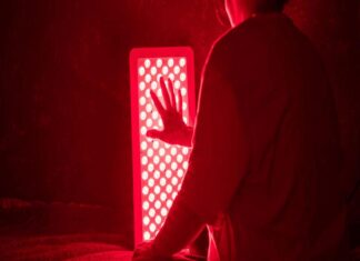 8 Best Red Light Therapy for Hands Devices In 2025