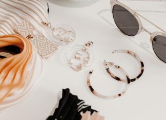 A Practical Guide to Finding Great Name-Brand Fashion Accessories