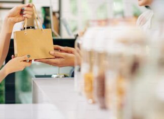 A Simple Guide to Essential Women’s Fashion Items for Everyday Style