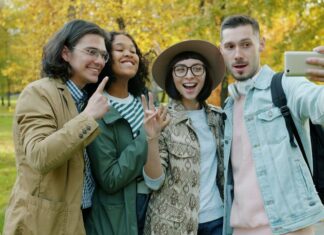 From Runway to Boardroom: Why Fashion Professionals Are Pursuing MBAs?