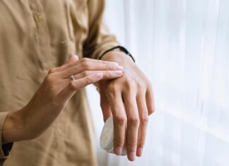 The Minimalist Anti Aging Routine: How to Get Results with Fewer Steps